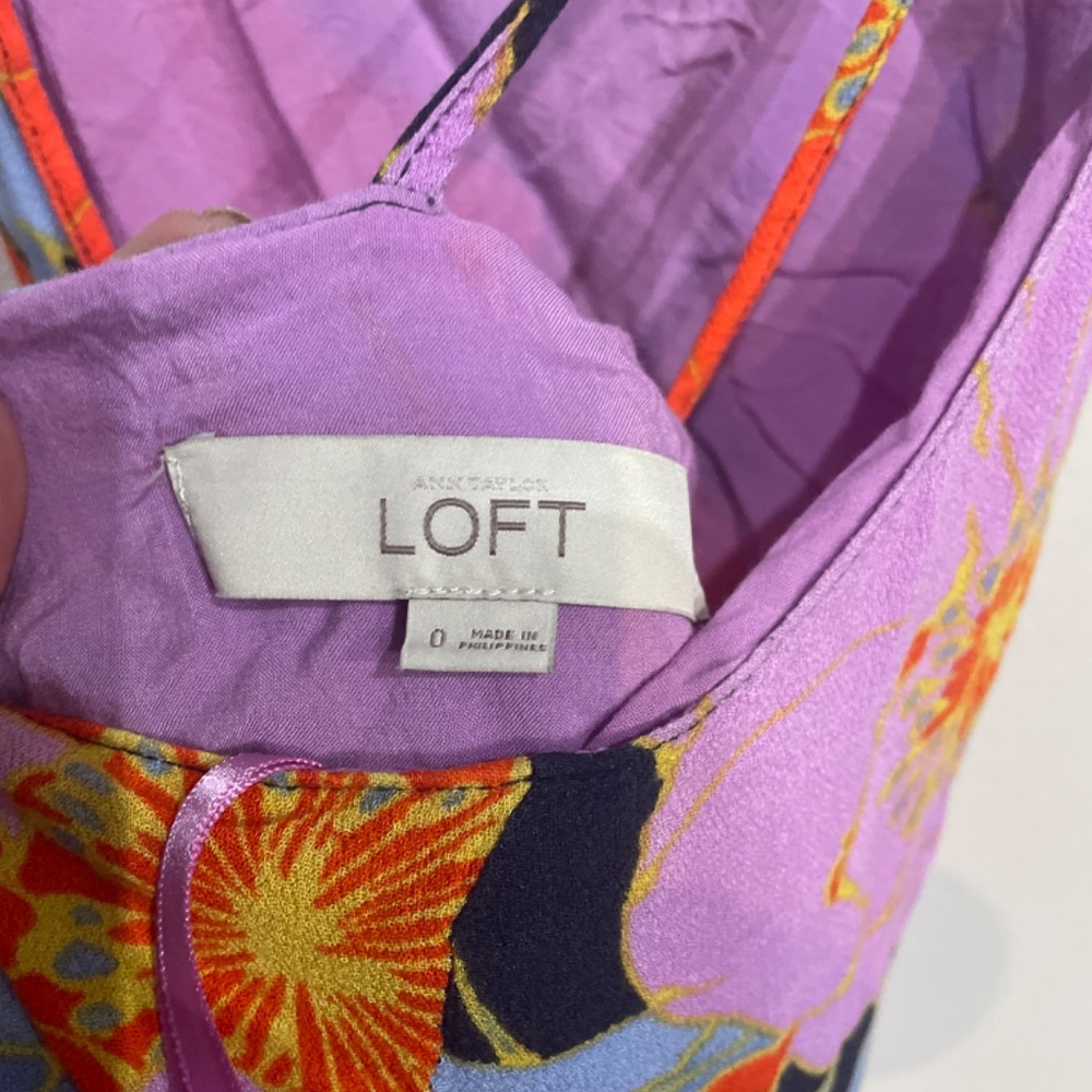 Beautiful dress by Loft - Picture 9 of 9